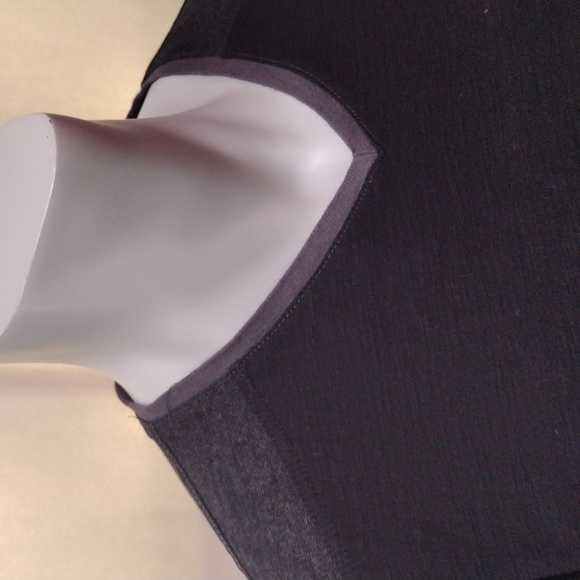 Thread and Cloth black and grey cotton v-neck t-shirt. Mint condition. XL - Picture 6 of 7